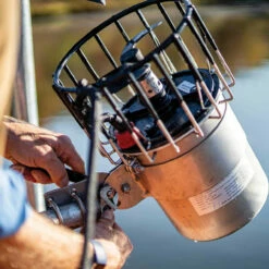 Kasco AquatiClear Water Circulator W/ Universal Dock Mount 1/2 HP, 115V -pond shop kasco de icer universal dock mount installation 99502.1652380278